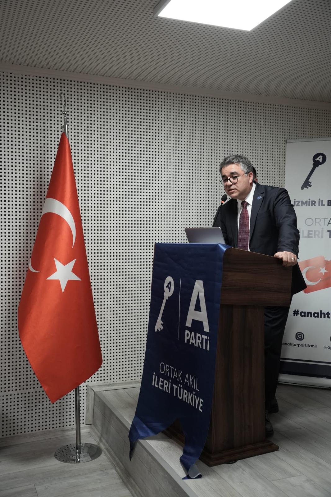 Kürsüden basın açıklaması